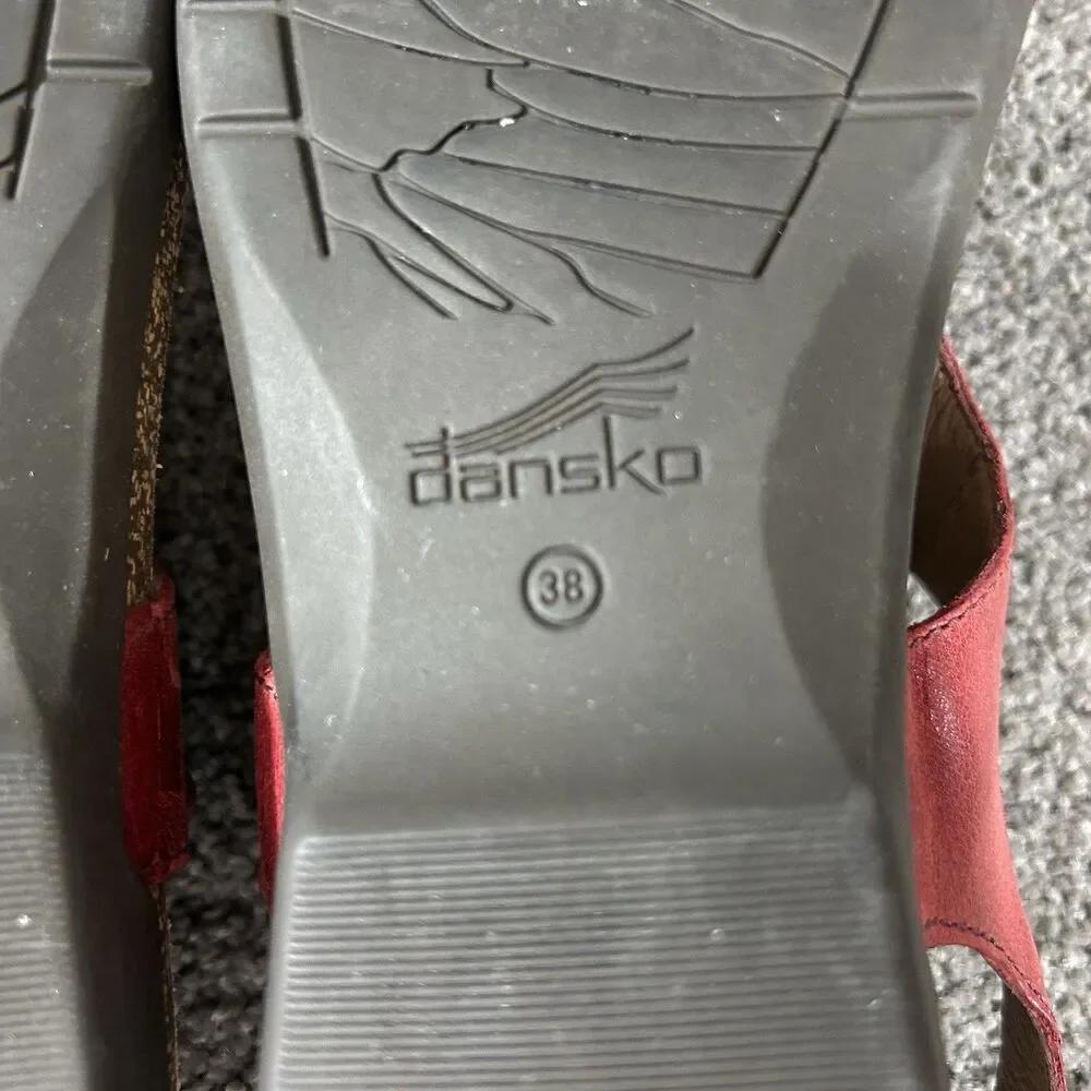 Dansko Reece Women's Size EU 38 Cinnabar Waxy Red Leather Toe-Loop Sandals Used